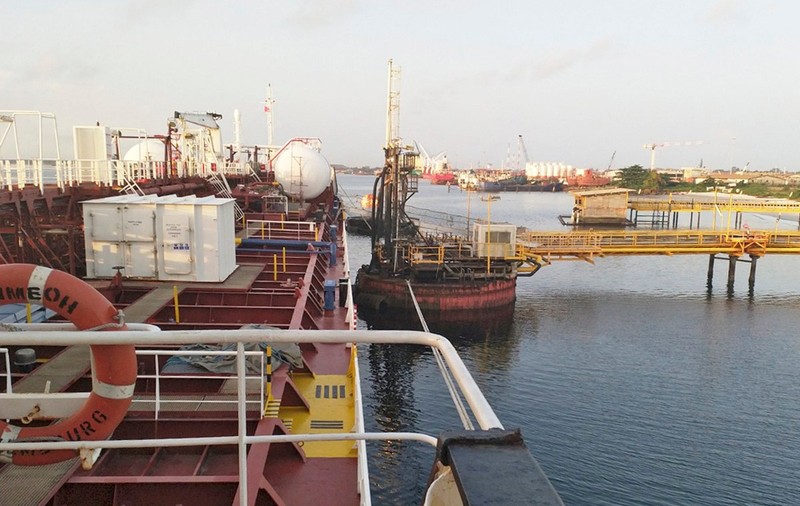 Cei 6 navigatori români blocați în Gabon, în urma pandemiei, au ajuns acasă ﻿