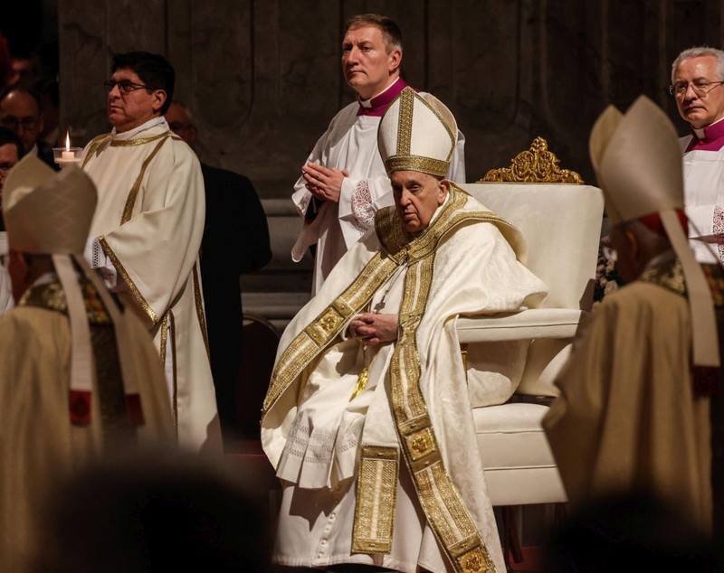 Papa Francisc a deplâns, la slujba de Înviere, indiferența din societate și „vântul rece al războiului”