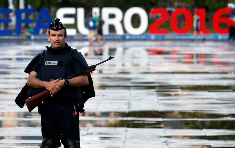 Euro 2016. Peste 1.000 de interpelări de la debutul competiției, 600 de rețineri și 56 de condamnări