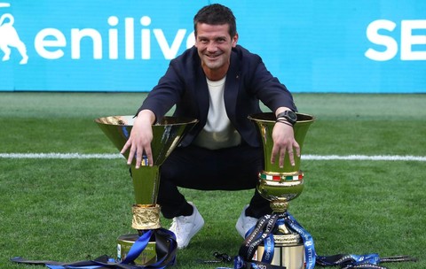 Salariul lui Cristi Chivu la Inter Milano. Italienii au spus câți bani îi intră în cont românului după prelungirea contractului