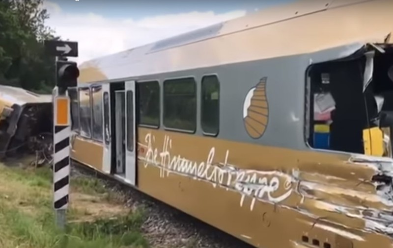 Tren deraiat în Austria. 30 de persoane au fost rănite