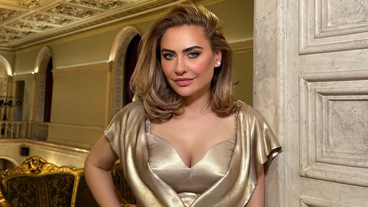 Adina Buzatu