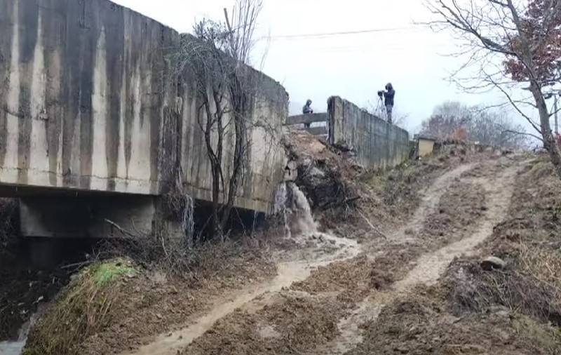 Noi tensiuni între Kosovo și Serbia, după o explozie la un canal care alimentează cu apă sute de mii de oameni și răcește două termocentrale | VIDEO