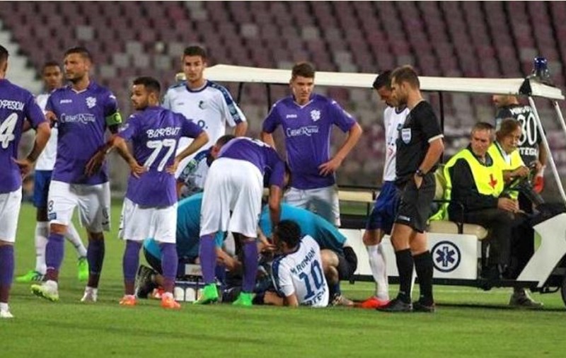 Atacantul Pandurilor Mihai Roman povesteşte clipele de coşmar trăite după accidentarea provocată de killerul Cânu. ^"Eram în stare de şoc. Nu-mi mai simţeam piciorul". Mesaj pentru Steaua / EXCLUSIV