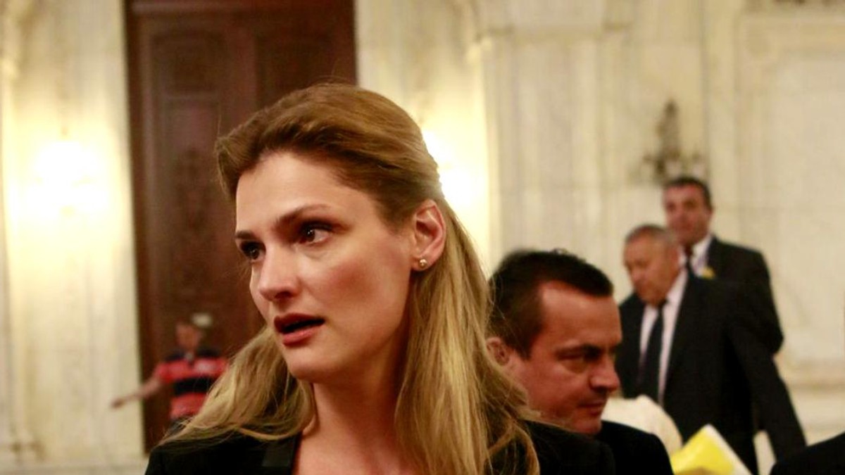 Ramona Mănescu, noul Ministru de Externe: „Vreau să demonstrez că şi o femeie se poate ridica cu succes la înălţimea funcţiei”