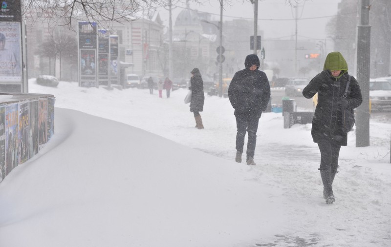 Vin ninsorile în București! Meteorologii anunță strat de zăpadă de până la 15 cm