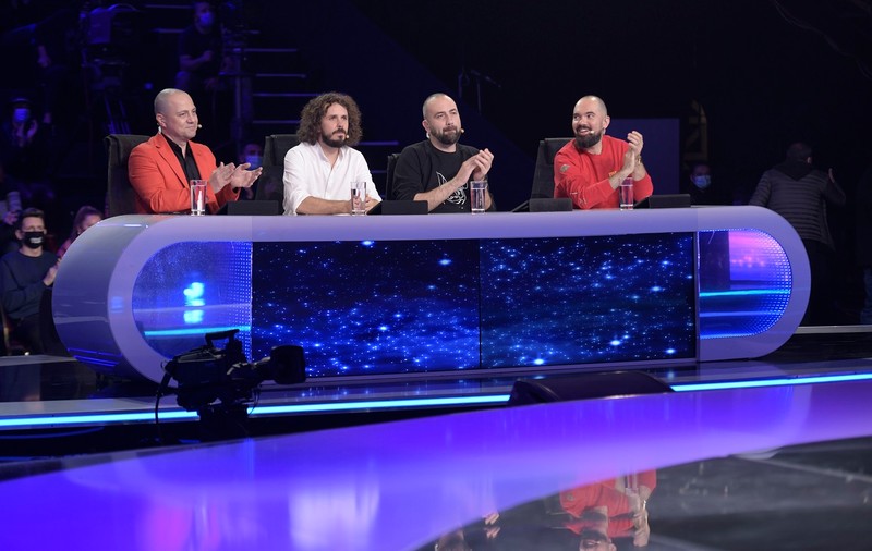 Antena 1 anunță prima emisiune de stand-up televizată. Teo, Vio, Costel și Dan Badea, la masa juriului