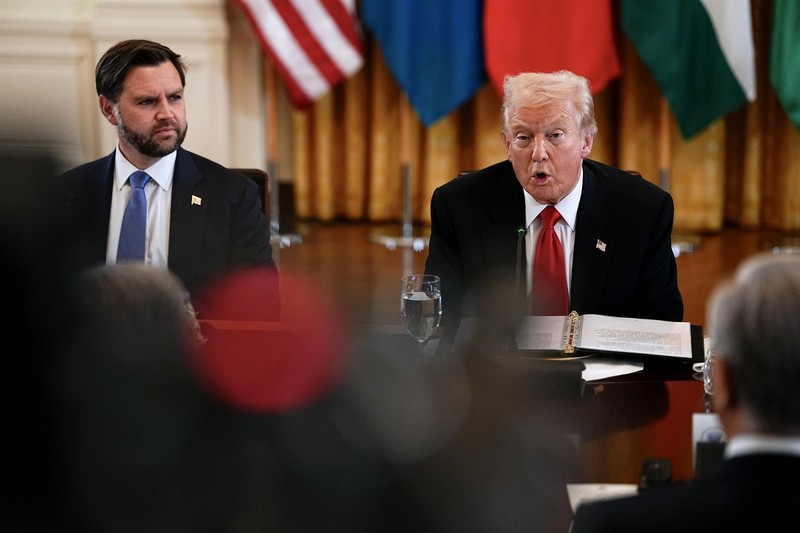 Președintele Donald Trump și vicepreședintele JD Vance. Foto: Profimedia BACKGRID USA 6 NOVEMBER 2025,Image: 1050935826, License: Rights-managed, Restrictions: , Model Release: no, Pictured: JD Vance, Donald Trump