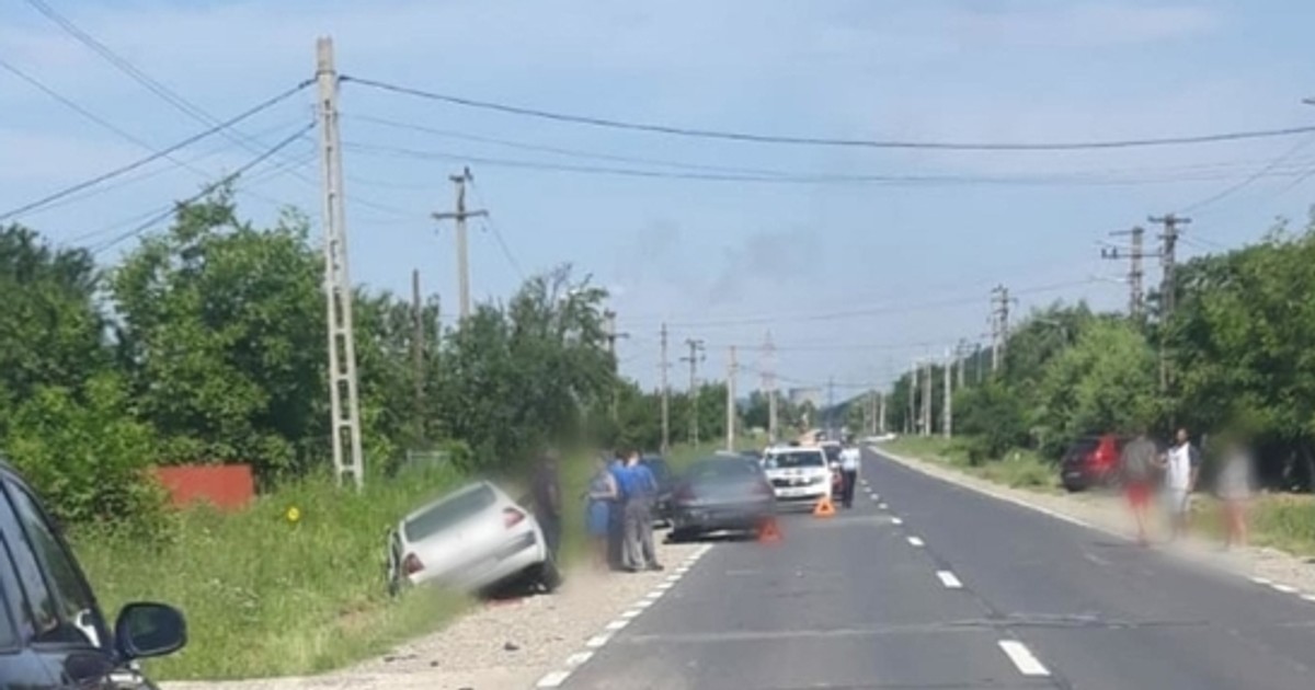 Un bărbat a provocat un carambol în Dâmbovița. Soția lui însărcinată a fost rănită