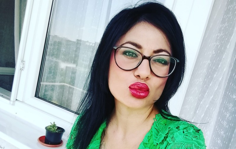 Ioana Popescu este însărcinată: „Sunt puțin speriată”. Actrița a fost prinsă recent în ipostaze tandre cu soțul Roxanei Nemeș
