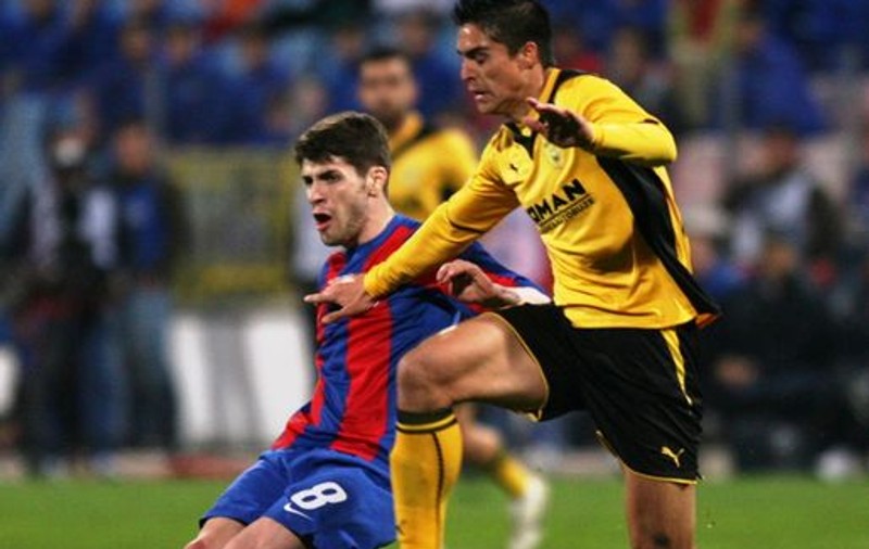 Steaua ţinteşte la titlu după ce a bătut cu 2-1 la Braşov