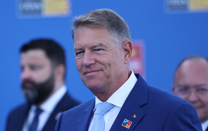 România a anunțat aliații NATO că îl propune pe Klaus Iohannis pentru funcția de secretar general al Alianței, dezvăluie o jurnalistă Bloomberg