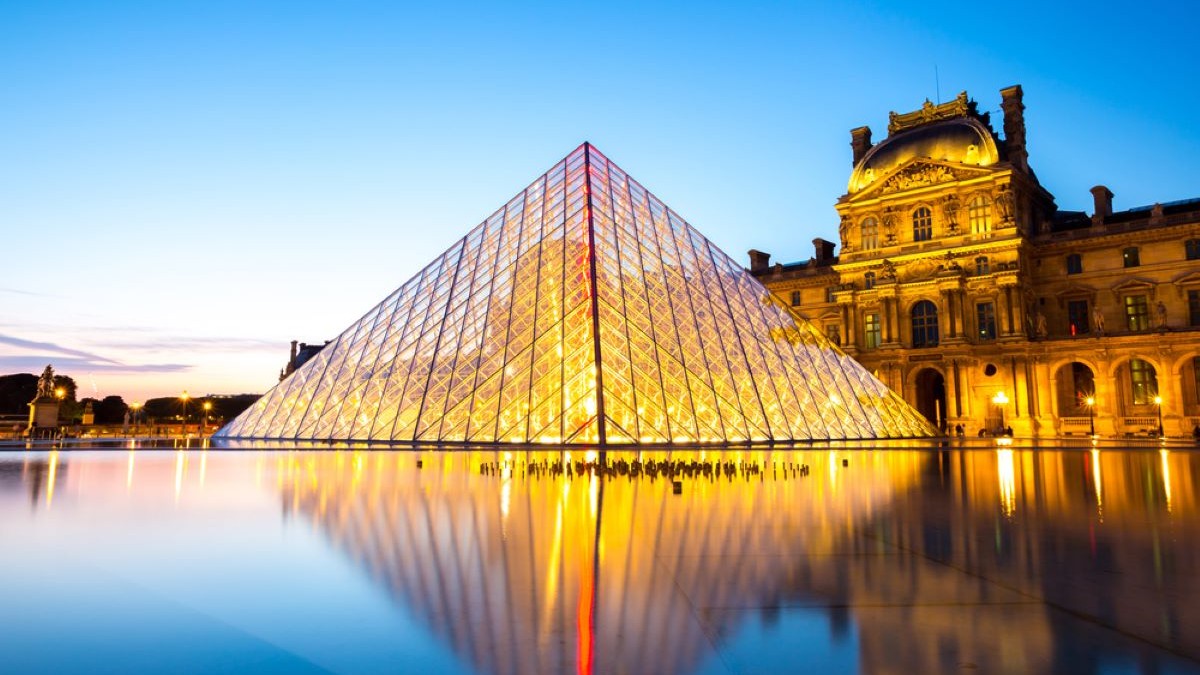 Muzeul Louvre Paris