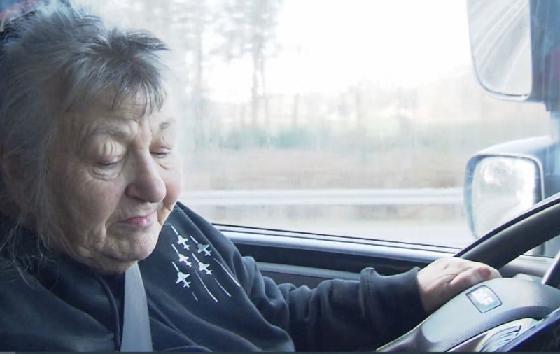 Bunica Rosi, șoferița de camion de 76 de ani, conduce 40 de tone prin Europa: „Eram a opta minune a lumii”