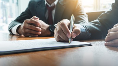 Business,Man,Sign,A,Contract,Investment,Professional,Document,Agreement.,Meeting