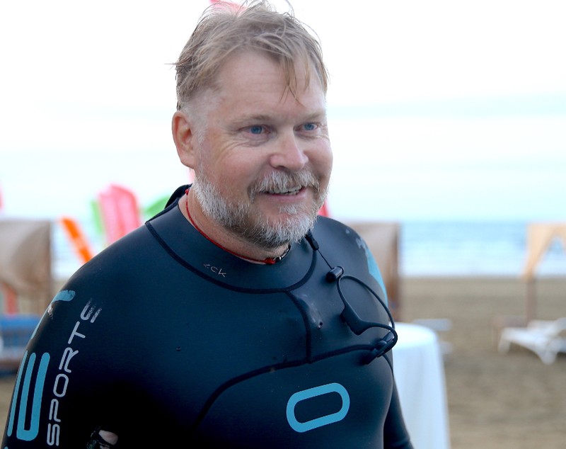 Aventurierul Karl Bushby a făcut ocolul Pământului pe jos