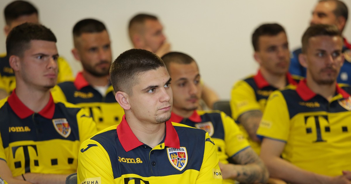 Curs de arbitraj pentru fotbaliștii naționalei