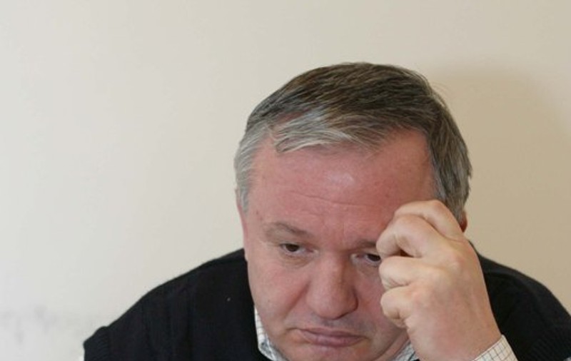Porumboiu şi Paszkany, sancţionaţi cu câte 10.000 de lei