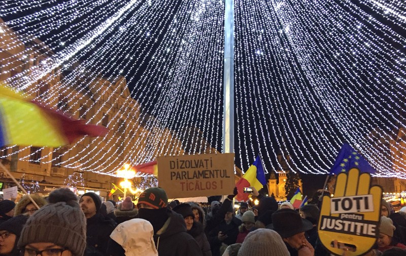 Dosare penale pentru postări pe Facebook în urma protestelor #rezist, la Timișoara