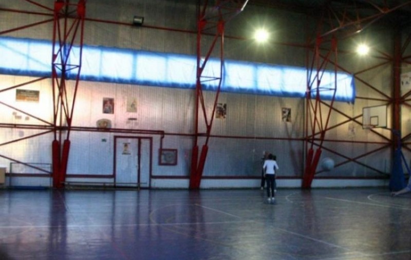 Un profesor de sport de la un liceu din Botoșani s-a ales cu dosar penal, după ce ar fi agresat un elev de 13 ani