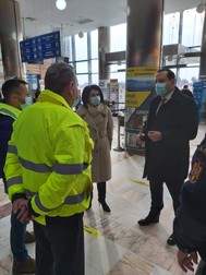Prefectul de Suceava, Alexandru Moldovan, a trimis jandarmii la aeroport pentru a păzi angajații DSP