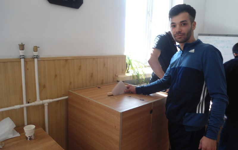 FOTO&VIDEO / Cum au votat deţinuţii de la Penitenciarul Jilava la referendumul pentru definirea familiei
