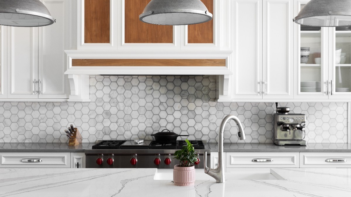Blaturile de bucătărie din piatră compozită, apreciate pentru designul modern și paleta variată de culori, ascund un pericol grav Sursă foto Shutterstock