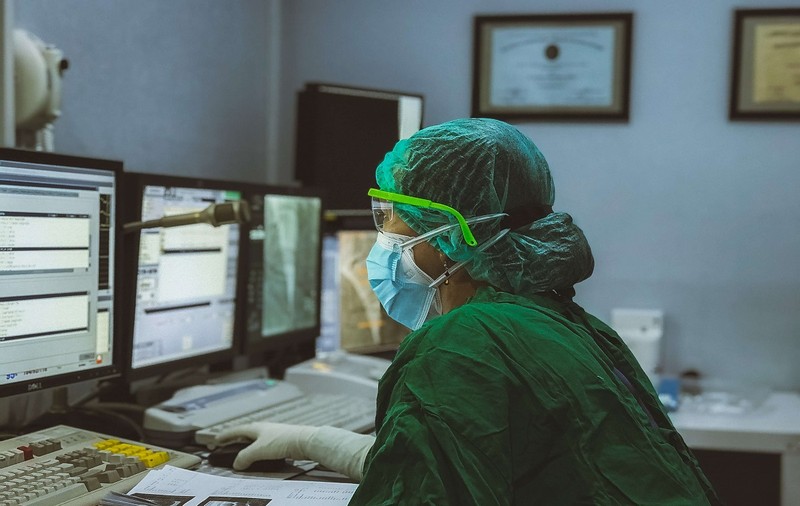 5 calități de care ai nevoie ca să fii un asistent dentar de succes