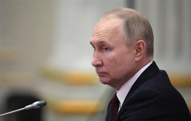 Vladimir Putin a interzis exporturile de petrol rusesc către țările care au impus plafoane de preț