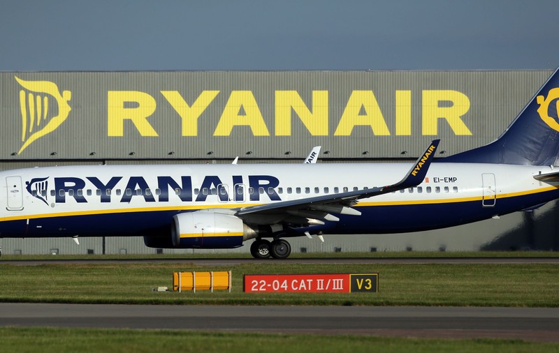 Un bărbat a fost pus de Ryanair să plătească dispozitivul medical cu care zbura, deși avea confirmarea scrisă a companiei că nu va fi nevoie