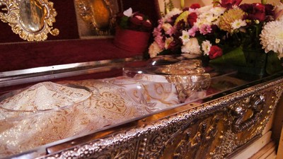 Sfanta Parascheva- Moastele Sf. Parascheva in Catedrala Mitropolitană de la Iasi