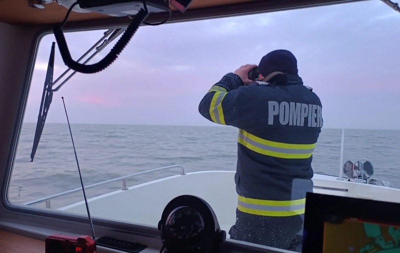 Doi tineri au fost dați dispăruți, după ce au plecat la pescuit pe lacul Razelm. Trupul unuia dintre băieți a fost găsit de localnici pe mal
