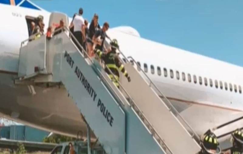 VIDEO | Un avion cu 166 de pasageri la bord a ieșit de pe pista unui aeroport din SUA