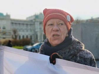 Elizabeth, în vârstă de 70 de ani