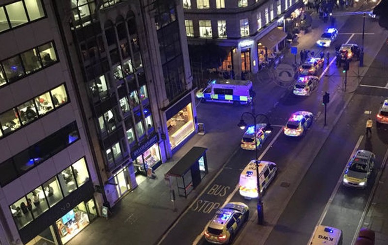 Un taxi a lovit mai mulți oameni în Londra. Incidentul nu ar fi unul de natură teroristă