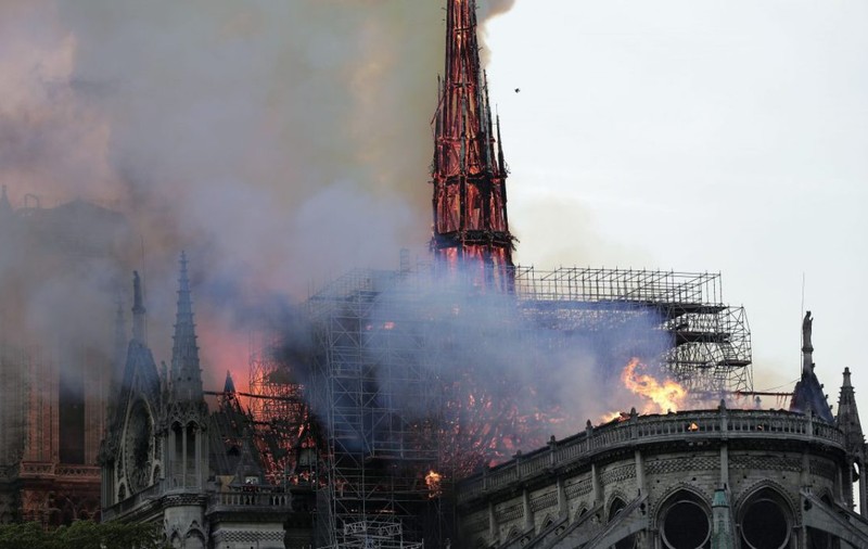 Structura catedralei Notre-Dame ar putea fi afectată de valul de caniculă din Franța