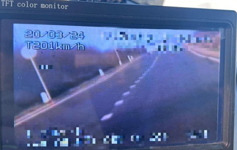 Doi șoferi au fost prinși de radar cu 201 km/h, unul pe un drum județean din Dolj, al doilea în Cluj