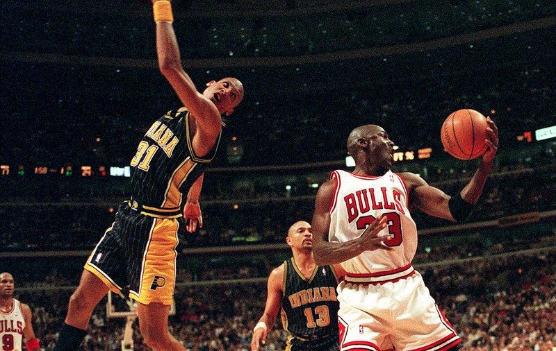 Michael Jordan a fost otrăvit cu pizza, susține fostul antrenor de fitness al celebrului baschetbalist
