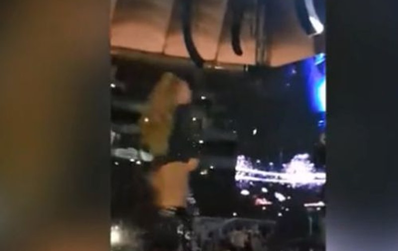 VIDEO | Ce a pățit Beyonce în timpul concertului din Polonia. A fost salvată de staff-ul ei