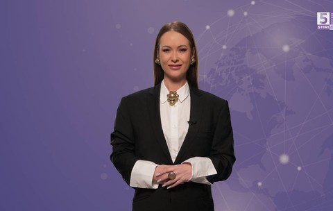 5 știri by Libertatea - Monden. De ce Ema Oprișan o compătimește pe Ella Vişan. S-a despărțit Ramona Olaru de iubitul grec?