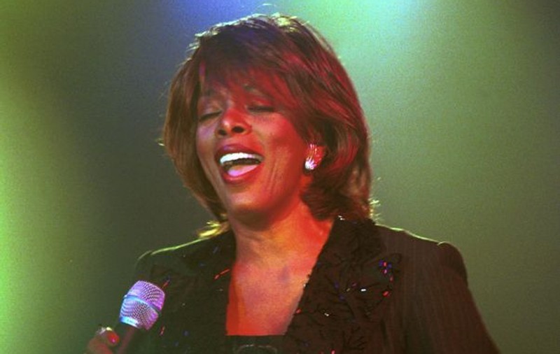 A murit cântăreaţa Donna Summer