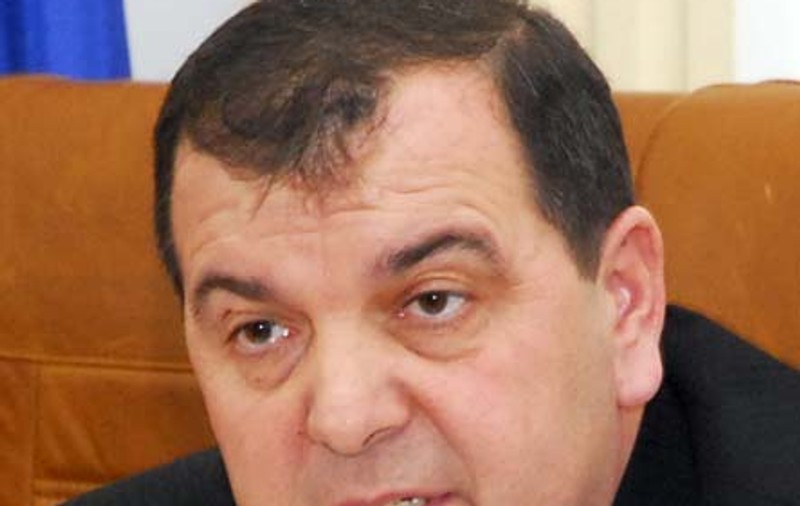 Prefectul  i-a închis biroul subprefectului de Bihor