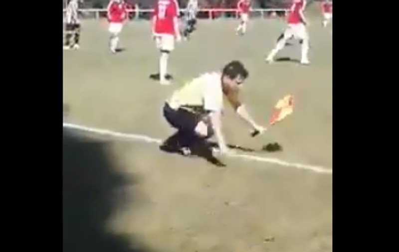 VIDEO | Un arbitru a venit beat la un meci de juniori