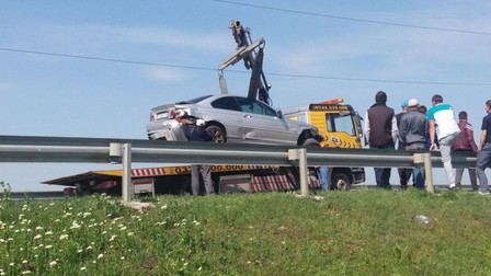 BMW-ul în care se aflau alți cinci studenți. Foto: ziaruldeiasi.ro