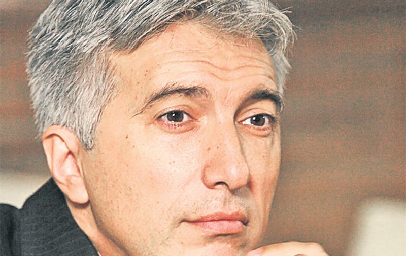 Premierul Răzvan Mihai Ungureanu are un playboy drept consilier de imagine, pe Cătălin Căţoiu: "În ultimii 30 de ani mă ocup cu femeile"