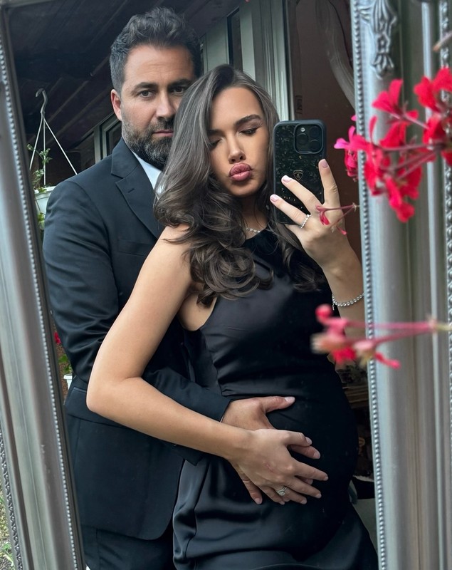 Gestul făcut de Iustina de la Insula Iubirii sezonul 8, după finala de aseară. A publicat imagini de la nunta cu Cornel. Cei doi vor avea o fetiță
