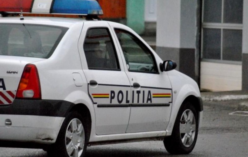 Un polițist din Harghita, snopit în bătaie şi urmărit cu snowmobilul