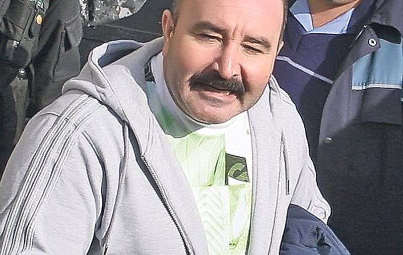 Nuţu Cămătaru vrea să care biscuiţi cu maşina