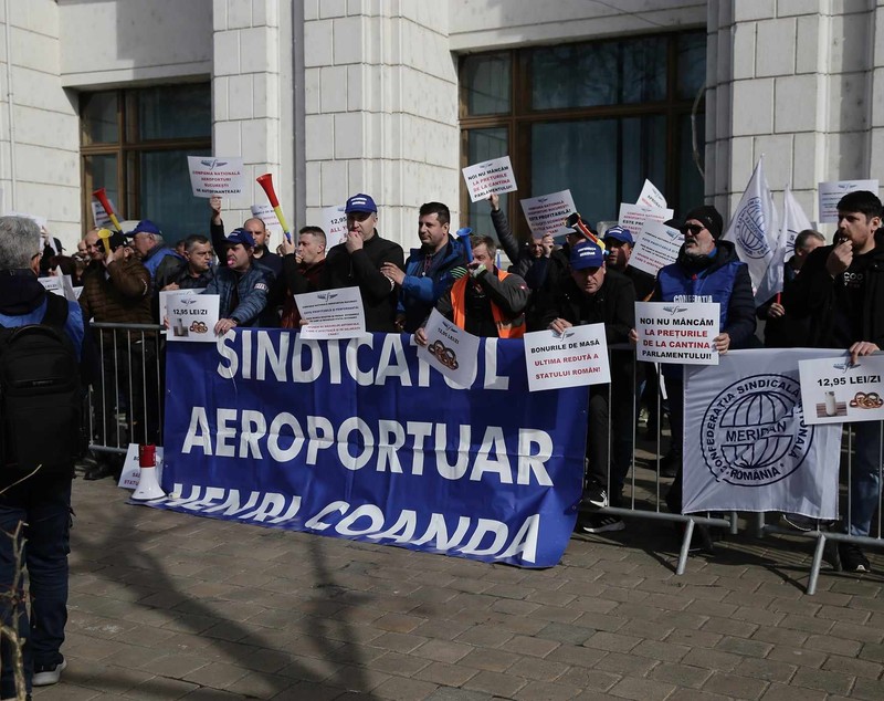 Sindicaliştii din aeroporturi au protestat la Ministerul Finanţelor. Ce i-au cerut lui Marcel Boloș