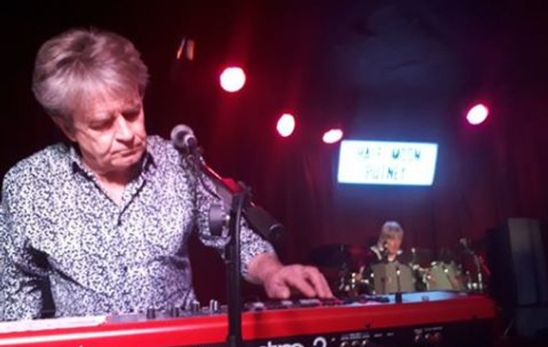 Starul The Kinks Ian Gibbons a murit la 67 de ani